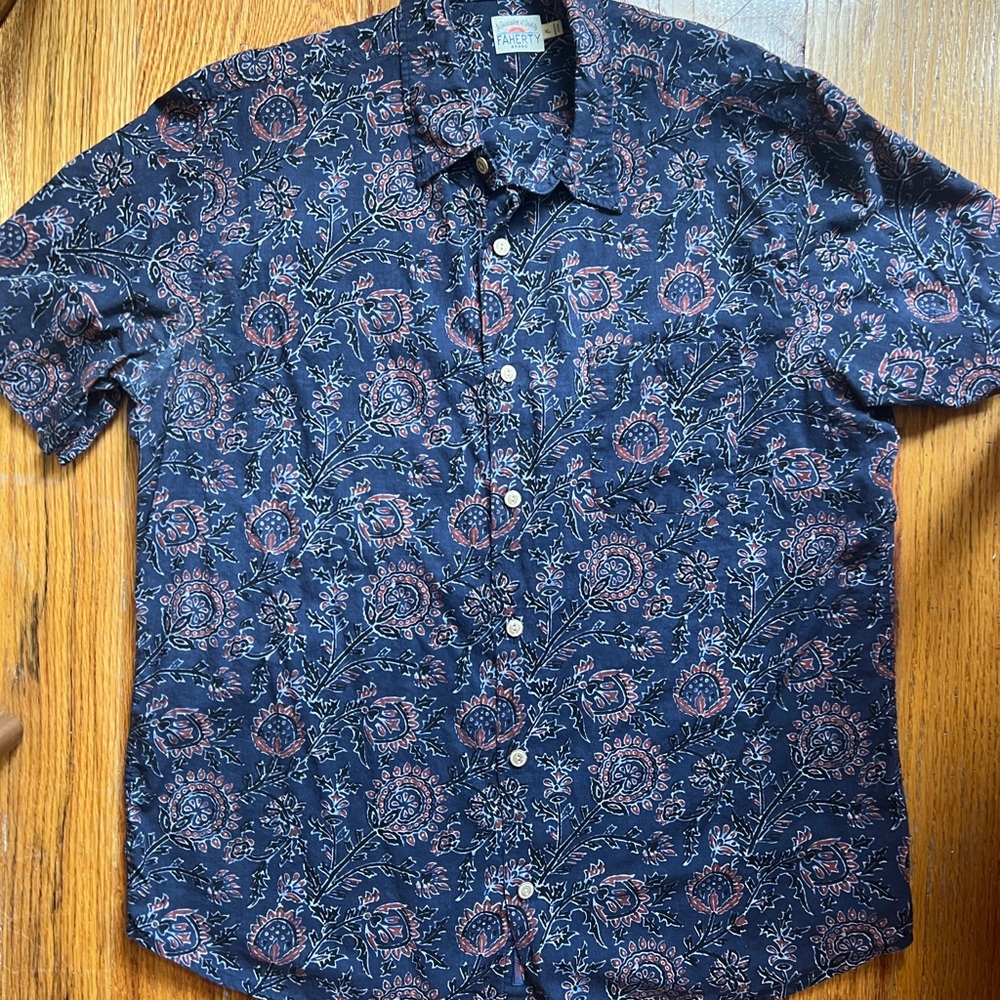 Faherty Blue and Red Casual Button Down Shirt